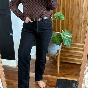 Vintage GUESS 100% cotton Tapered Leg Ultra High Rise Jeans in Black. 28/30